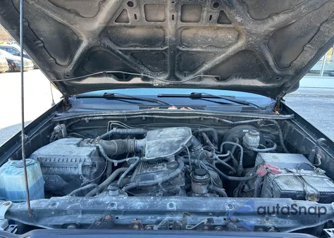 2010 Toyota Tacoma from USA, damaged, VIN 5TEUX4EN0AZ734230